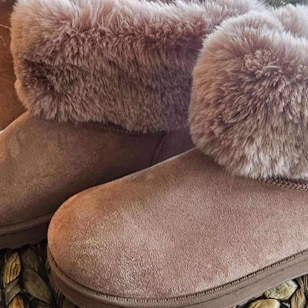 NWOT -Coatimundi Women’s Faux-Fur Winter Boots.  7.5 / Eur 38